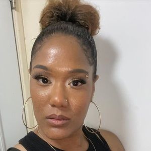 Meet your Posher, Gina